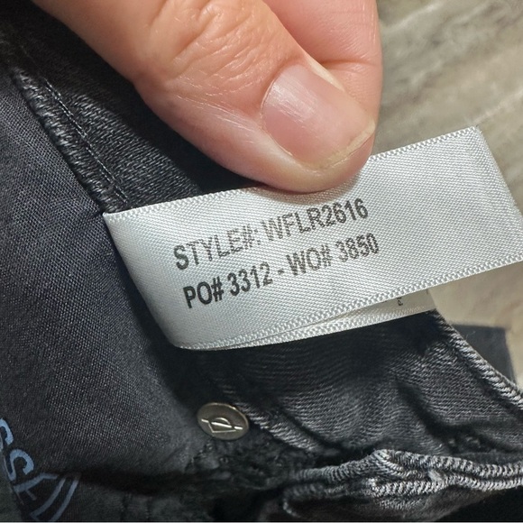 Duer Du/er Performance Denim Girlfriend Jeans - Vintage Black - Size 24X28 - Picture 7 of 8